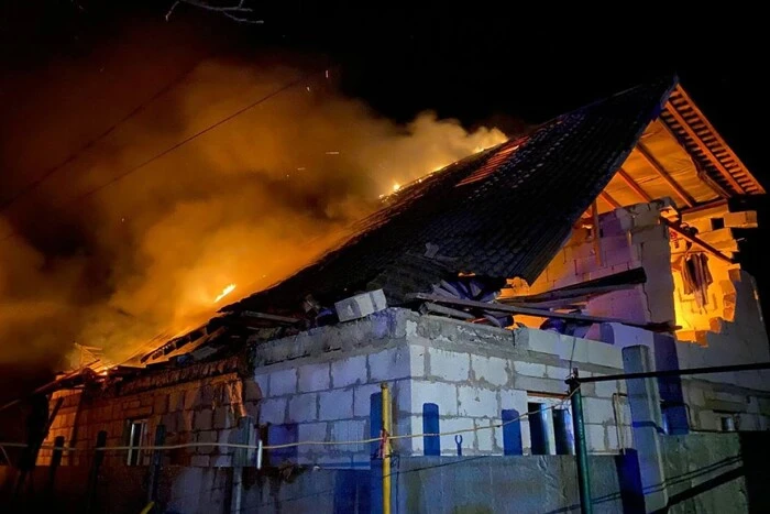 Нічна атака на Київщину: пошкоджено ряд цивільних виробництв, будинки та склади