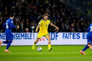 Українські вболівальники скандували знамениті слова про Путіна на трибунах Парк-де-Пренс