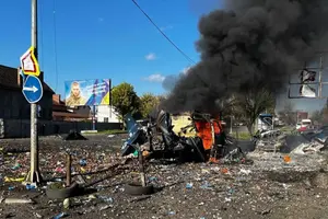 На місці працюють рятувальники та всі відповідні служби