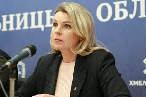 Посадовиця Хмельницької ОВА, яку звинуватили в приниженні ветеранів, записала публічне вибачення