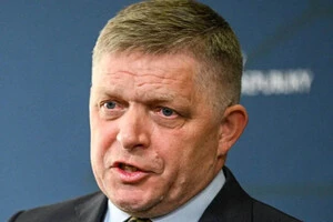 Фіцо спровокував протест учнів у Попраді під час обговорення війни в Україні