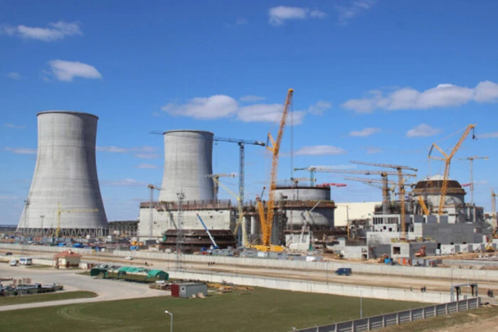 Скандал на кордоні з Литвою: Білорусь будує третій енергоблок АЕС