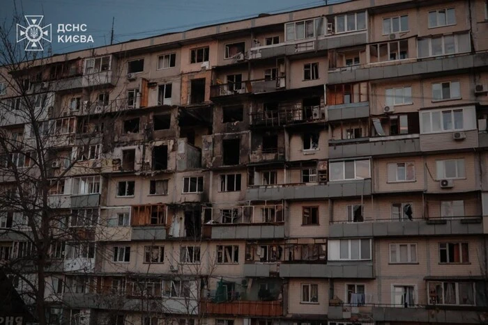 Обстріл Києва: квартиру вдови першої жертви Чорнобиля знищено, жінка у важкому стані