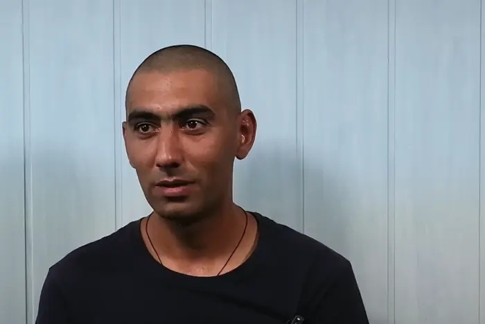 Окупант потрапив у полон, бо вирішив купити в магазині продуктів та розплатився російською картою