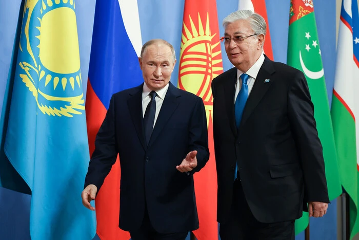 С кем Казахстан? Реальная тактика Токаева