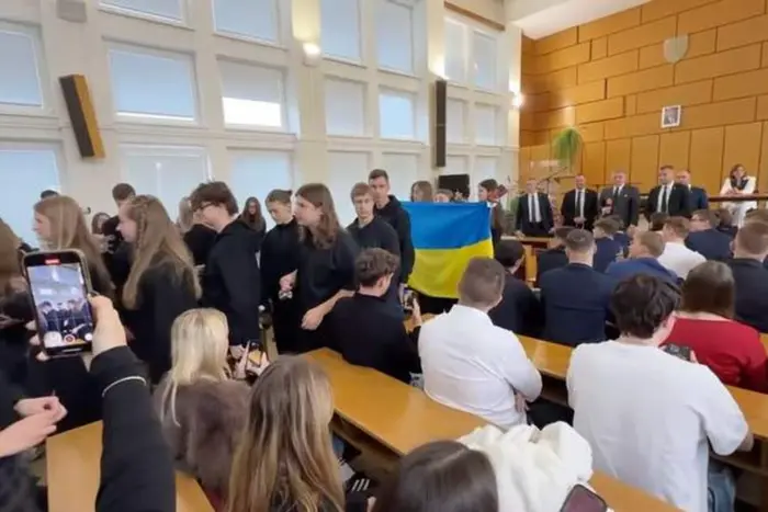 Школярі та студенти проти Фіцо: скандал, що сколихнув Словаччину