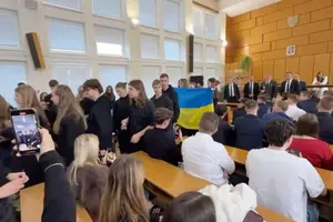 Школярі та студенти проти Фіцо: скандал, що сколихнув Словаччину