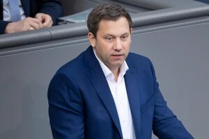 Віцеканцлер Німеччини під час візиту до Китаю обговорить війну в Україні
