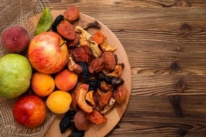 У 100 г сушених яблук у п'ять разів більше цукру, ніж у свіжих