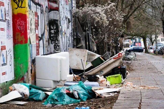 За кинутий недопалок до €3 тис.: Берлін взявся посилено боротись зі сміттям