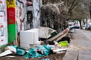 За кинутий недопалок до €3 тис.: Берлін взявся посилено боротись зі сміттям
