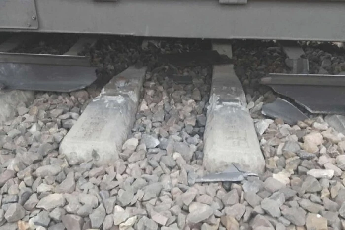 Підірвана залізнична колія в Польщі мала вирішальне значення для України – Туск