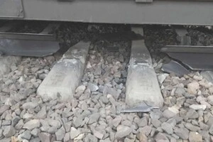 Підірвана залізнична колія в Польщі мала вирішальне значення для України – Туск