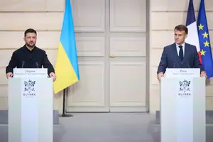 Візит Зеленського до Франції, обстріл Нікополя. Головне за 17 листопада