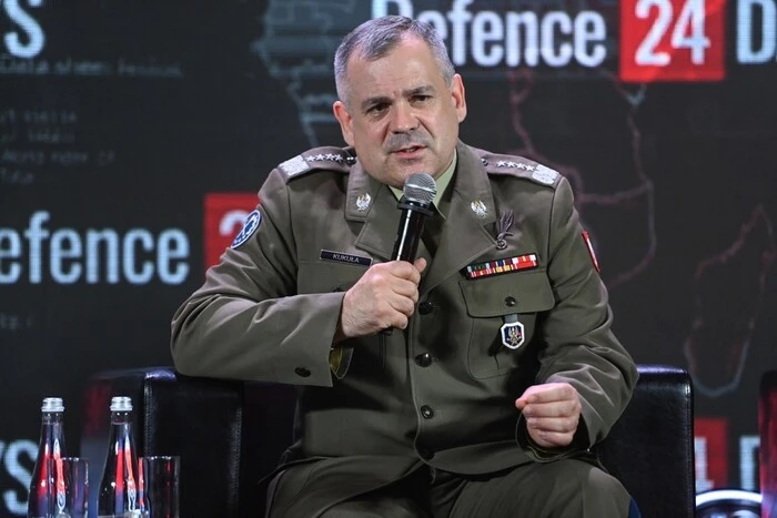 Генштаб Польщі заявив, що країна перебуває у передвоєнному стані