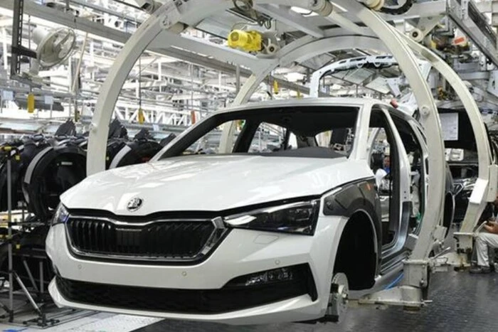 Світові автомобільні гіганти масово тікають із Китаю в іншу країну