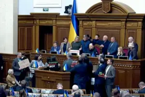 Звільнення Гринчук і Галущенка. Депутати «Євросолідарності» заблокували трибуну Ради