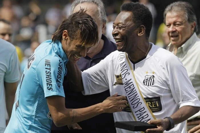 Батько Неймара придбав права на бренд Пеле