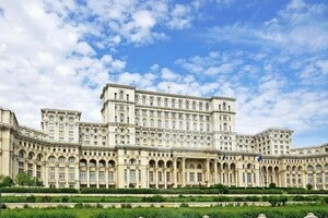 Працівники парламенту Румунії протестують через зменшення зарплат