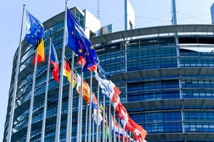 Європарламент проти винятків для Угорщини та Словаччини у питанні купівлі енергоносіїв з РФ