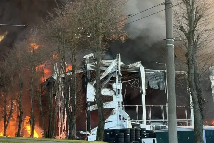 Окупанти атакували Львів: місто затягнуло димом