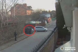 Суд визнав винним чоловіка, який під виглядом співробітника спецслужби змусив столичного кардіолога сісти до авто, а потім разом зі спільником вимагав у нього велику суму грошей