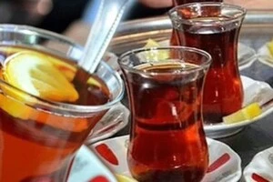 У Стамбулі оштрафовано кафе за вимогу сплатити шматочок лимона до чаю