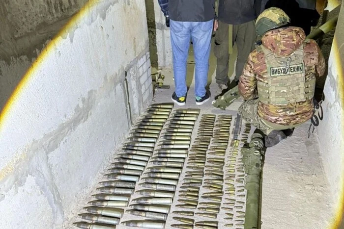 На Київщині затримано чоловіка за зберігання боєприпасів (фото)