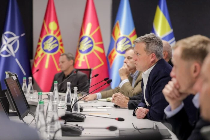 Сирський та Шмигаль провели переговори з делегацією американських військових