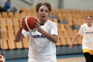 Проголосувати за Міріам Уро-Ніле можна на сайті ФІБА