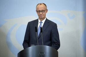 Канцлер Німеччини пообіцяв оснастити Україну далекобійною зброєю