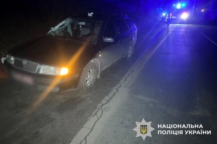 На Обухівщині водій автомобіля Skoda збив на смерть пішохода
