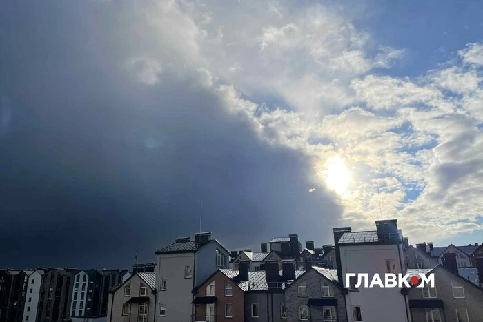 В Україні хмарно з проясненнями, місцями дощитиме: погода на 20 листопада 2025