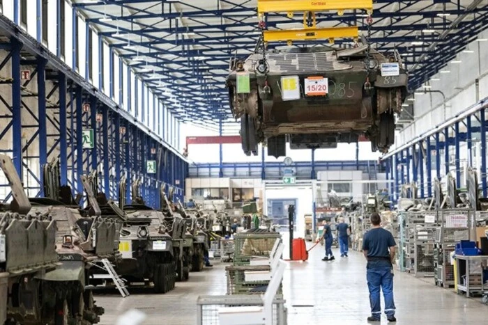 ЄС планує перекваліфікувати 600 тис. працівників для прискореного виробництва зброї