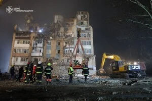 Тернопіль. Рятувальники деблокували з-під завалів тіло ще однієї жертви