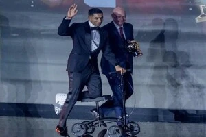 Розірвав публіку. Хакімі неочікуваним чином отримав нагороду 