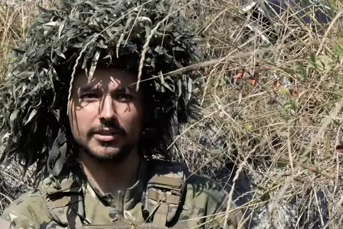 «На коліна, будь ласка». Американець, який воює у ЗСУ, взяв у полон окупанта та вразив ввічливістю 