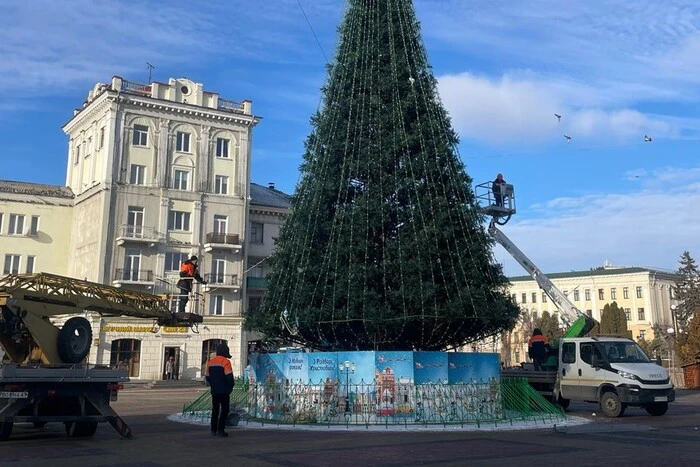 Один із обласних центрів України відмовився від встановлення новорічної ялинки