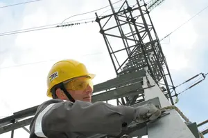 За тиждень ДТЕК повернув світло 800 тисячам родин після ворожих атак