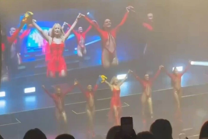 Лобода не розгорнула на своєму концерті прапор України (відео)