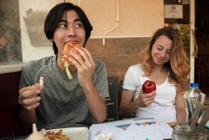 Шеф-кухар розповів про звички молоді, які «вбивають» ресторанний бізнес