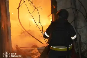 Рятувальні роботи ускладнювалися повторними сигналами повітряної тривоги