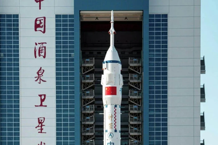 Китай екстрено запустив безпілотний корабель на космічну станцію