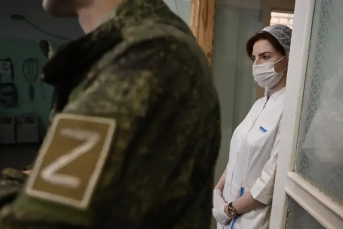 РФ вигадала спосіб залучити медиків до роботи на окупованих територіях