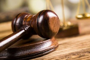 Тривале приниження дитини вітчимом закінчилося самогубством. Справу скеровано до суду