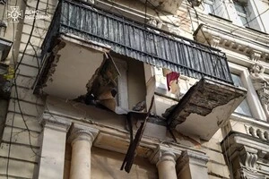 На третьому поверсі житлового будинку обвалився балкон