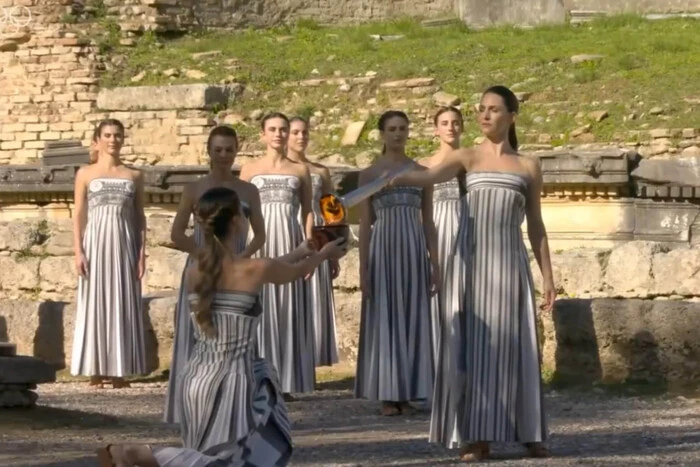 У Греції запалили вогонь Зимової Олімпіади-2026 (відео)