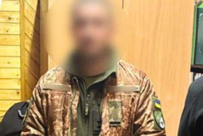 На Прикарпатті поліція затримала посадовця ТЦК, який побив військовозобов'язаного під час медогляду