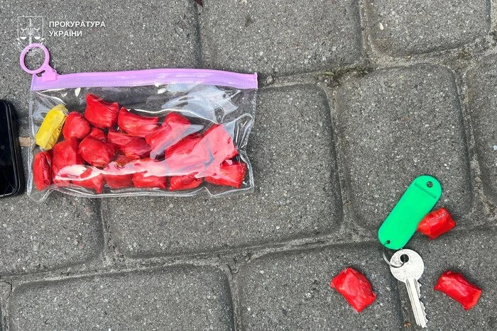 У Львові затримано матір, яка залучала свою п’ятирічну доньку до продажу наркотиків (фото)