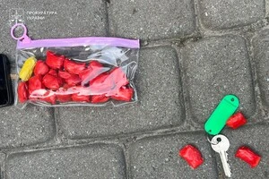У Львові затримано матір, яка залучала свою п’ятирічну доньку до продажу наркотиків (фото)